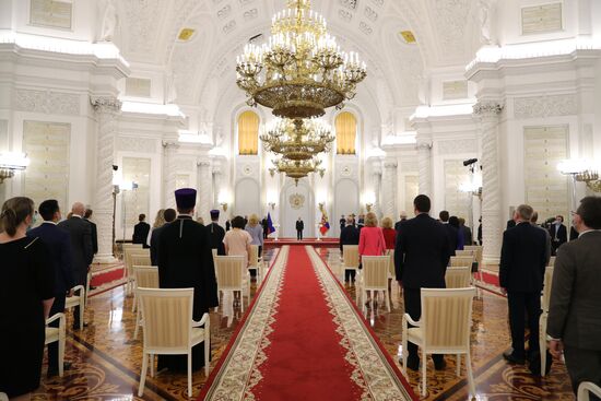 Вручение государственных премий и золотых медалей "Героя Труда РФ" президентом РФ В. Путиным в Кремле