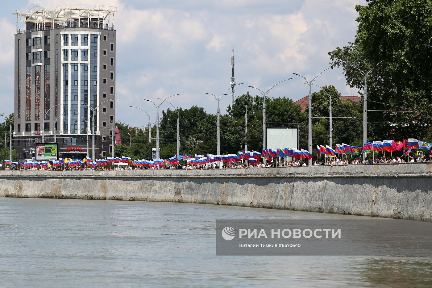 Празднование Дня России в регионах РФ