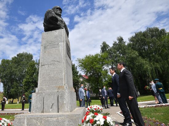 Праздничные мероприятия в честь 800-летия А. Невского в регионах России