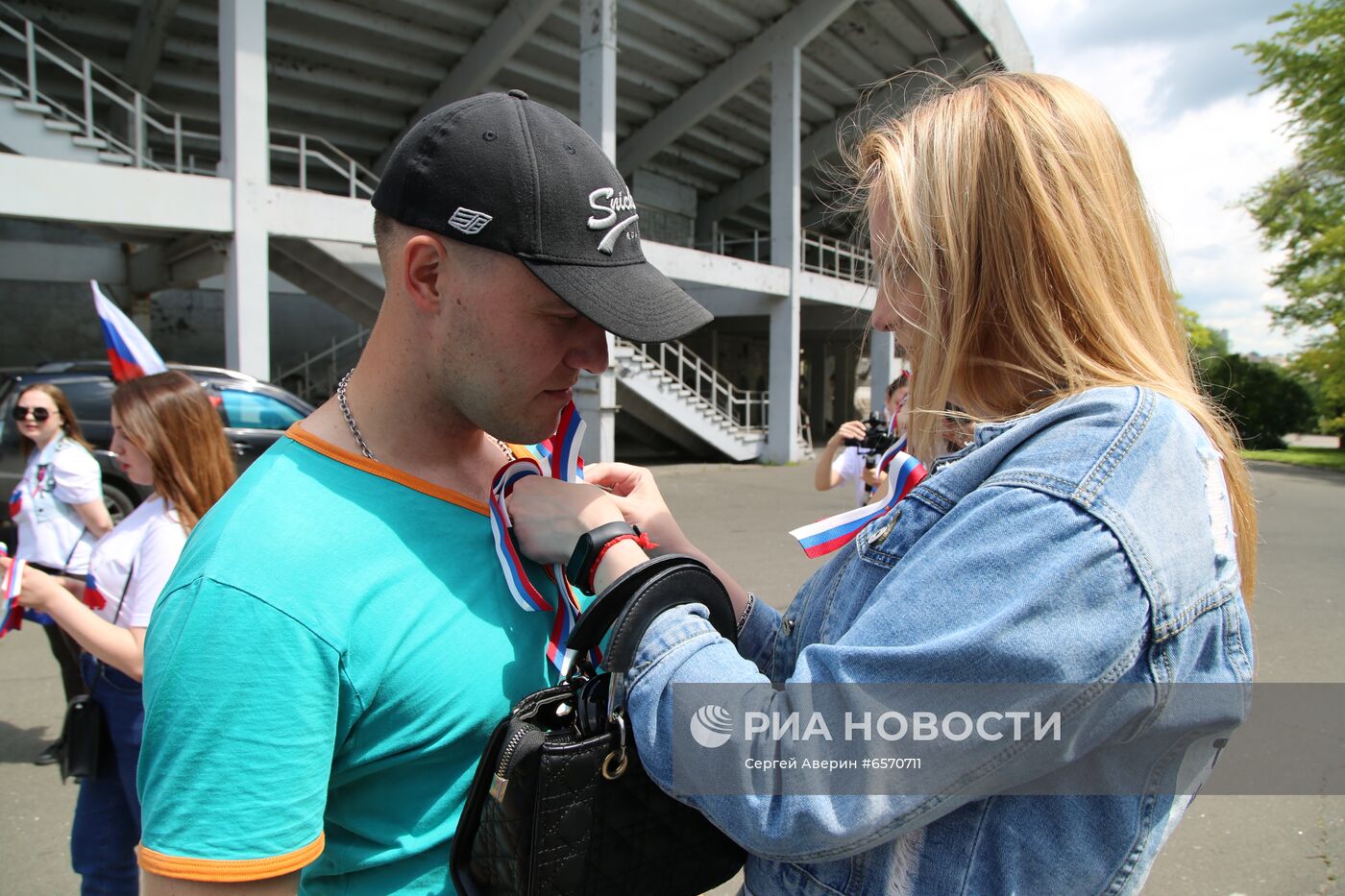 Празднование Дня России в Донецке и Луганске