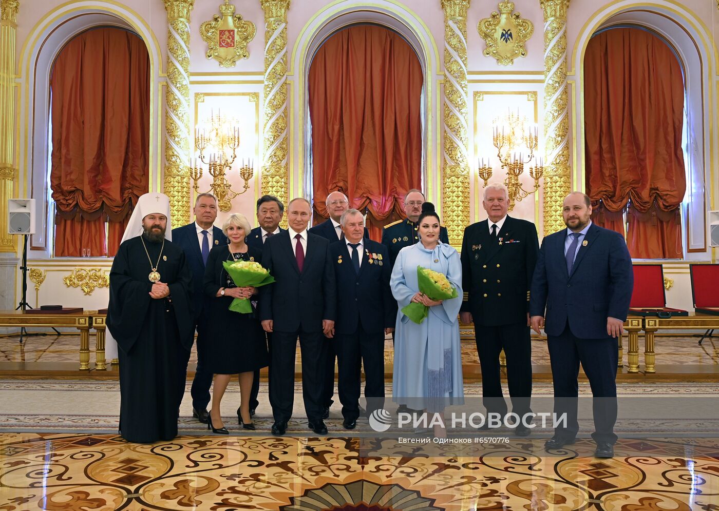 Вручение государственных премий и золотых медалей "Героя Труда РФ" президентом РФ В. Путиным в Кремле