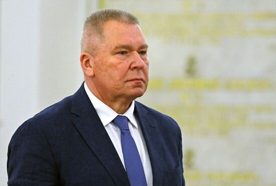 Вручение государственных премий и золотых медалей "Героя Труда РФ" президентом РФ В. Путиным в Кремле