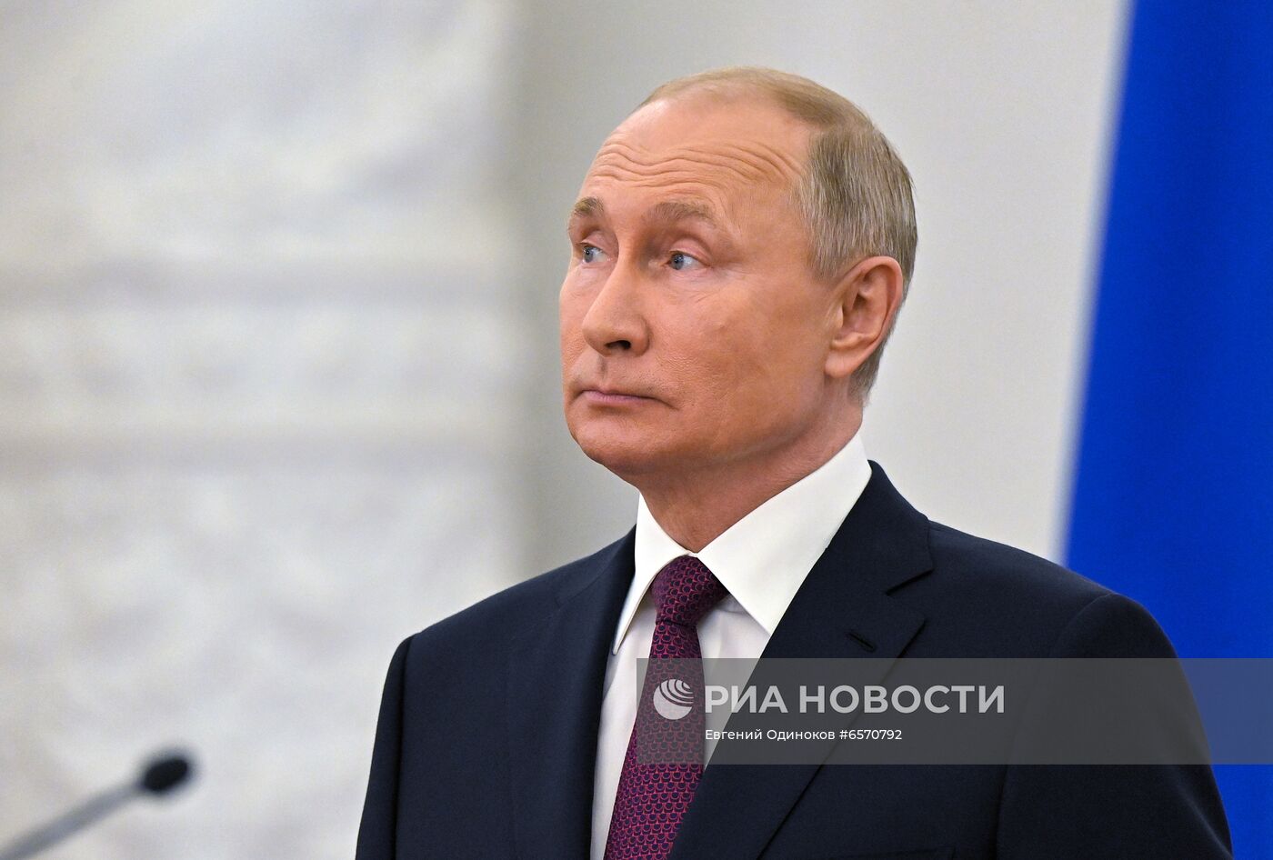 Вручение государственных премий и золотых медалей "Героя Труда РФ" президентом РФ В. Путиным в Кремле