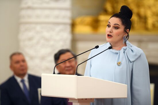 Вручение государственных премий и золотых медалей "Героя Труда РФ" президентом РФ В. Путиным в Кремле