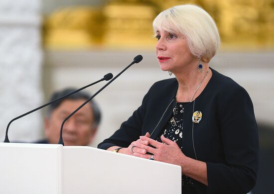 Вручение государственных премий и золотых медалей "Героя Труда РФ" президентом РФ В. Путиным в Кремле