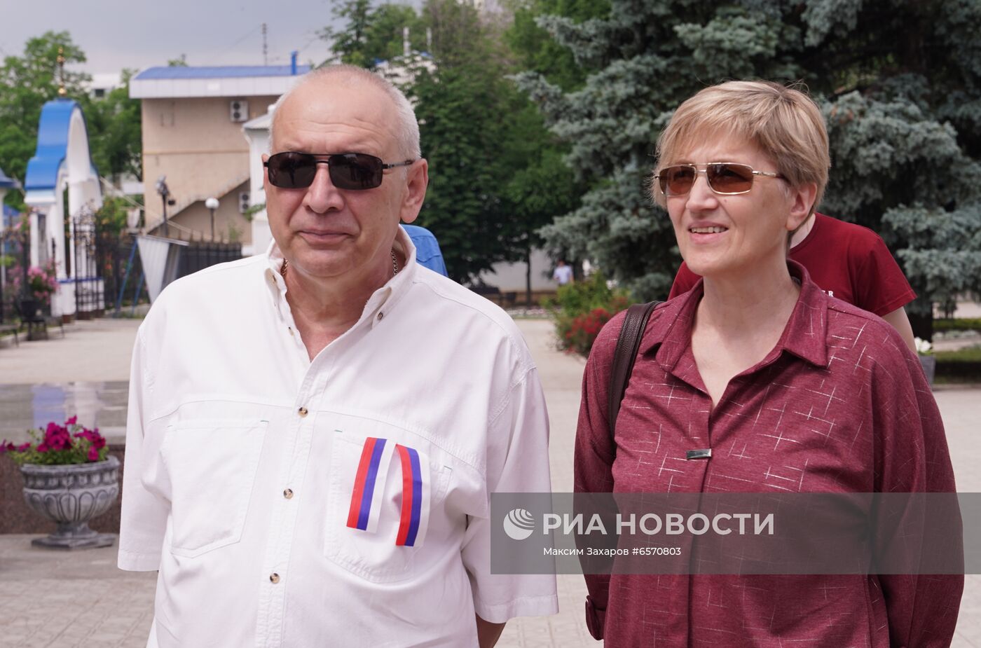 Празднование Дня России в Донецке и Луганске