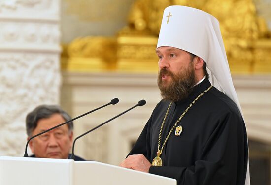 Вручение государственных премий и золотых медалей "Героя Труда РФ" президентом РФ В. Путиным в Кремле