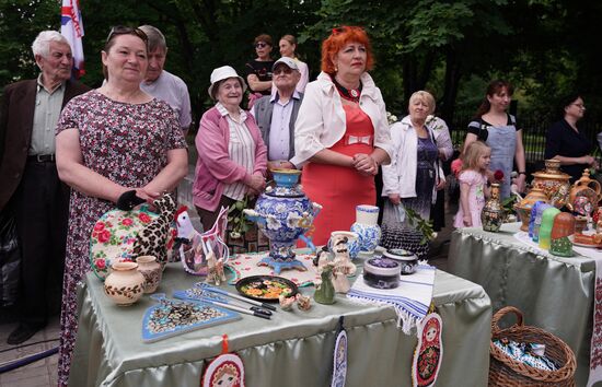 Празднование Дня России в Донецке и Луганске