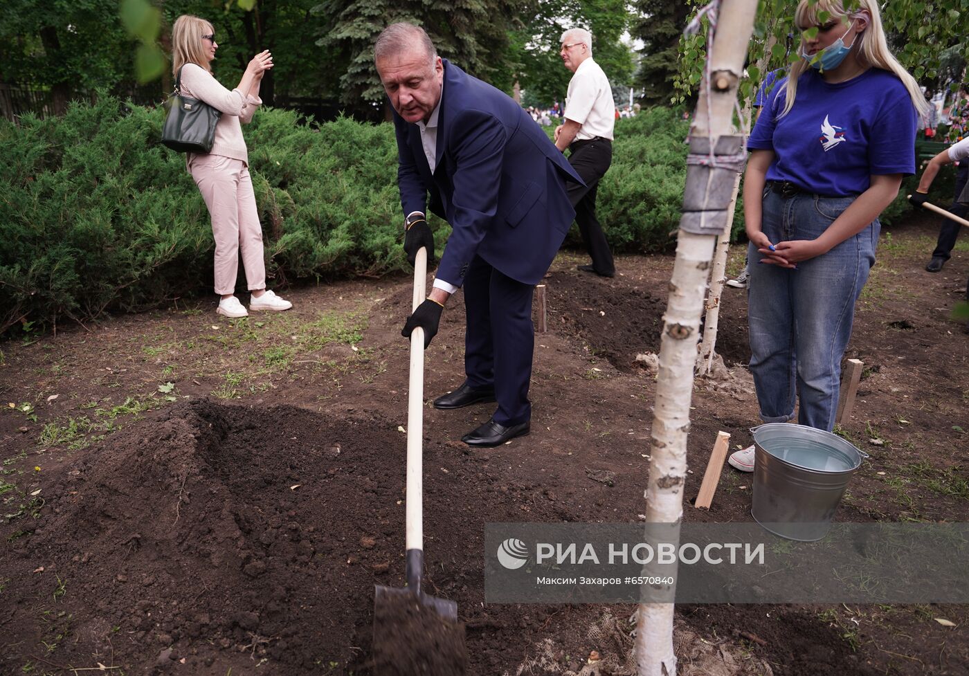 Празднование Дня России в Донецке и Луганске