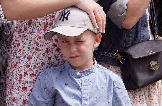 Празднование Дня России в Донецке и Луганске