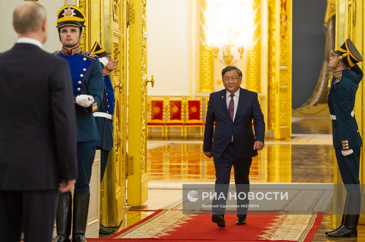 Вручение государственных премий и золотых медалей "Героя Труда РФ" президентом РФ В. Путиным в Кремле