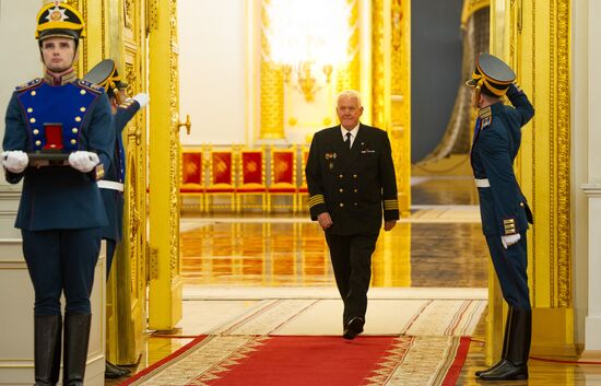 Вручение государственных премий и золотых медалей "Героя Труда РФ" президентом РФ В. Путиным в Кремле