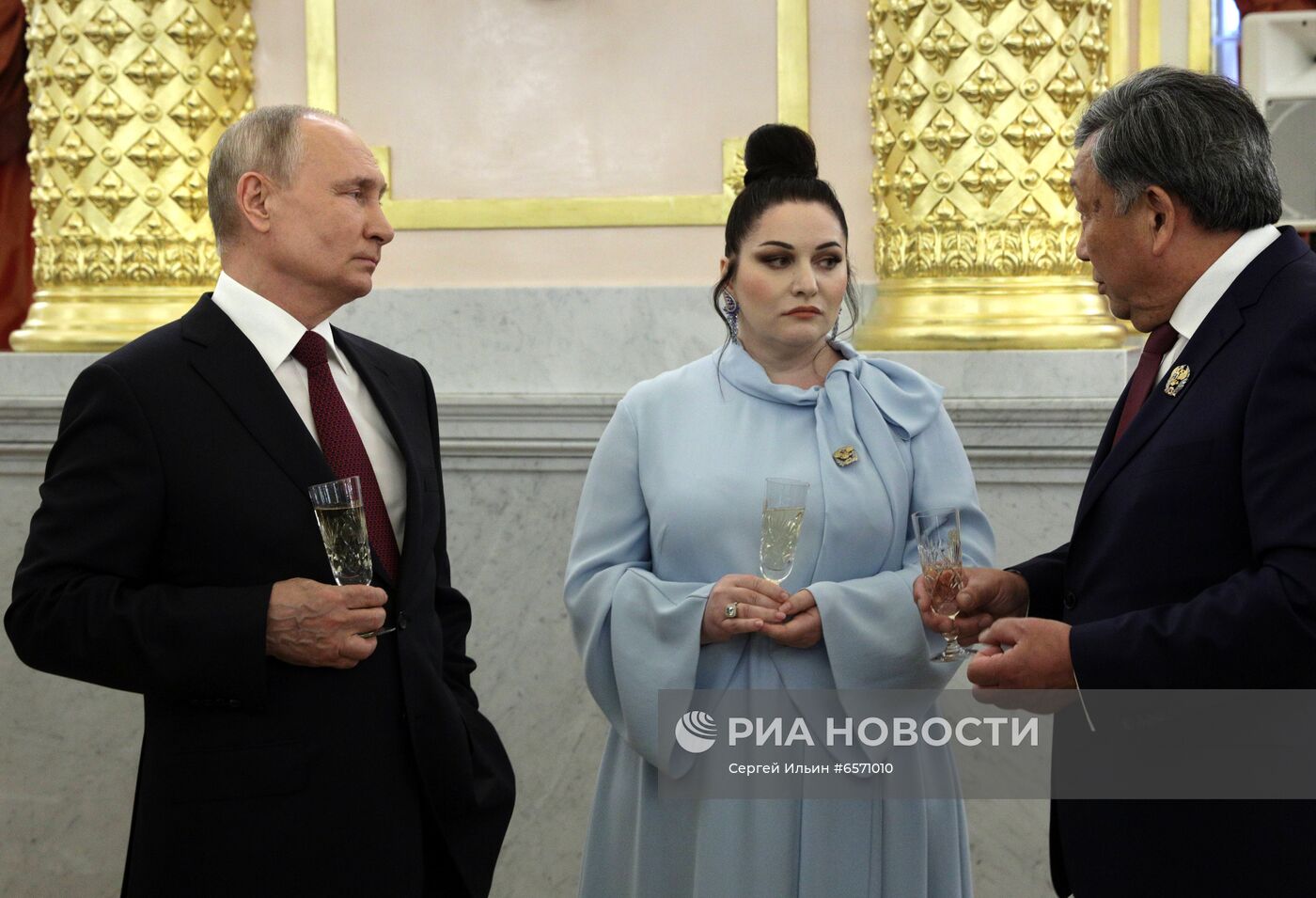 Вручение государственных премий и золотых медалей "Героя Труда РФ" президентом РФ В. Путиным в Кремле