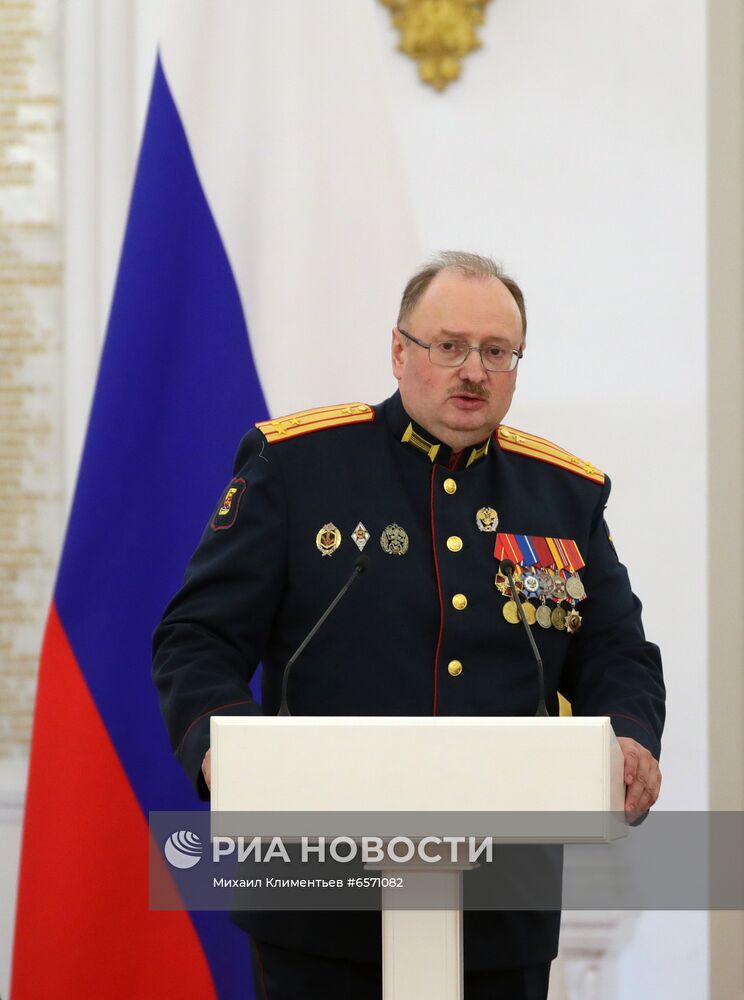 Вручение государственных премий и золотых медалей "Героя Труда РФ" президентом РФ В. Путиным в Кремле