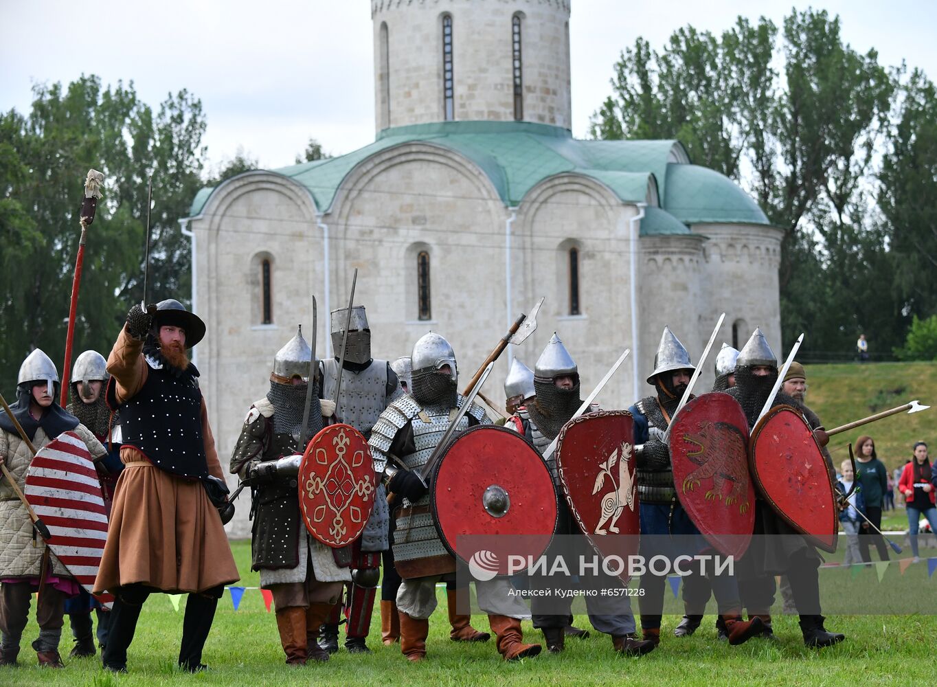 Праздничные мероприятия в честь 800-летия А. Невского в регионах России