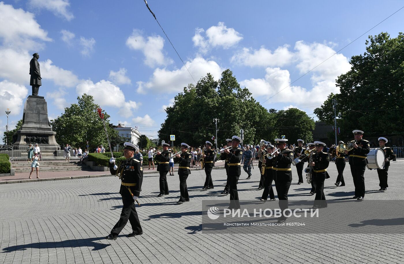 Празднование Дня России в регионах РФ