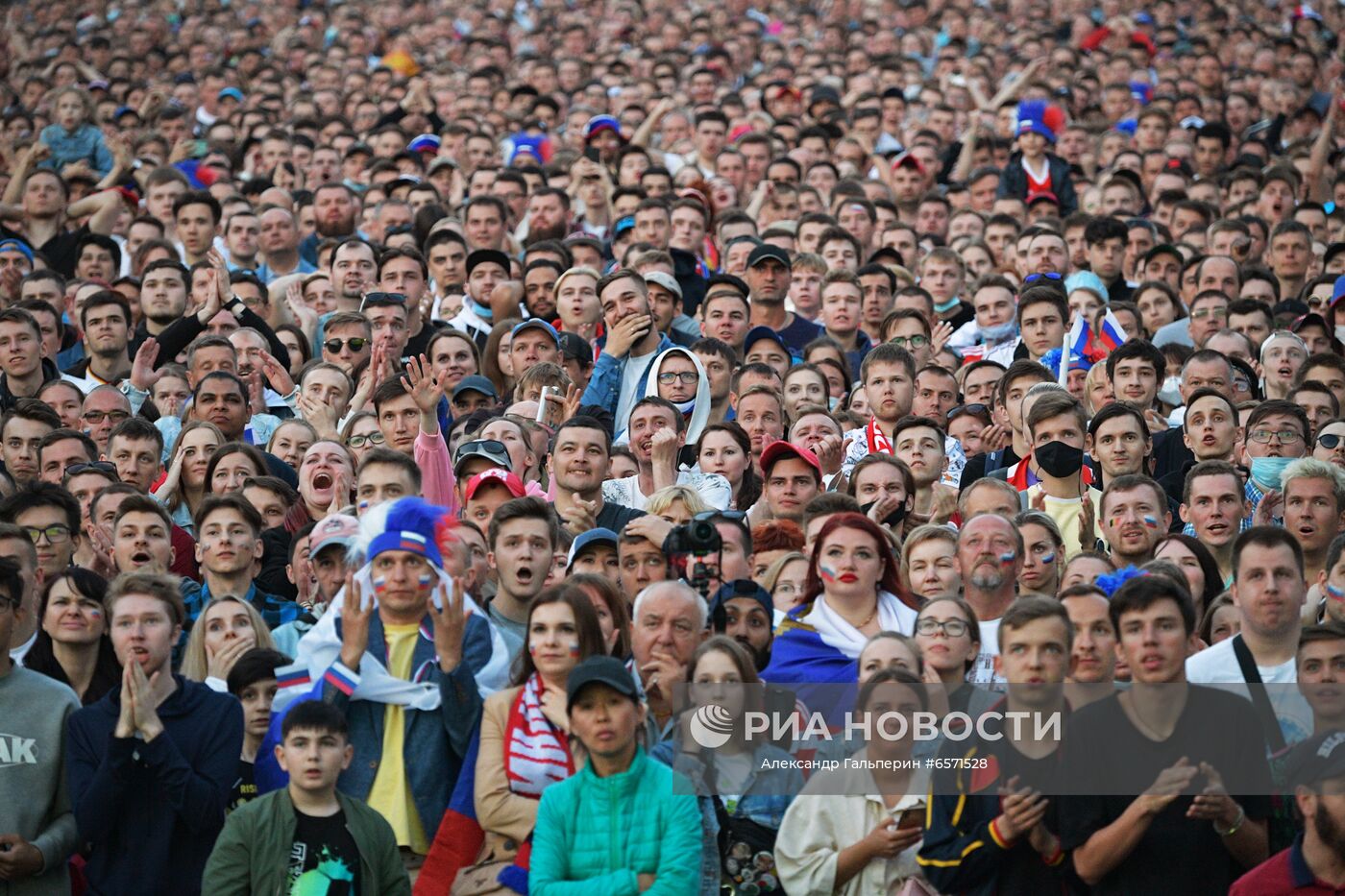 Просмотр матча ЧЕ-2020 по футболу между сборными Бельгии и России