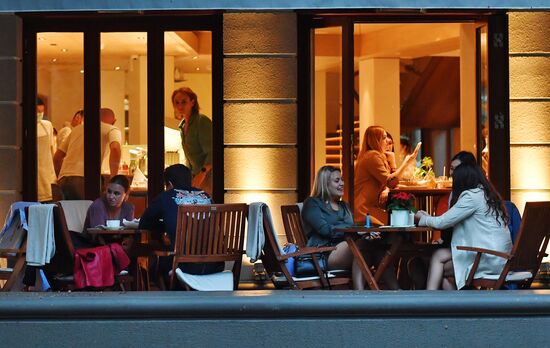 Новые ограничения для кафе и ресторанов вводятся в Москве с 13 июня