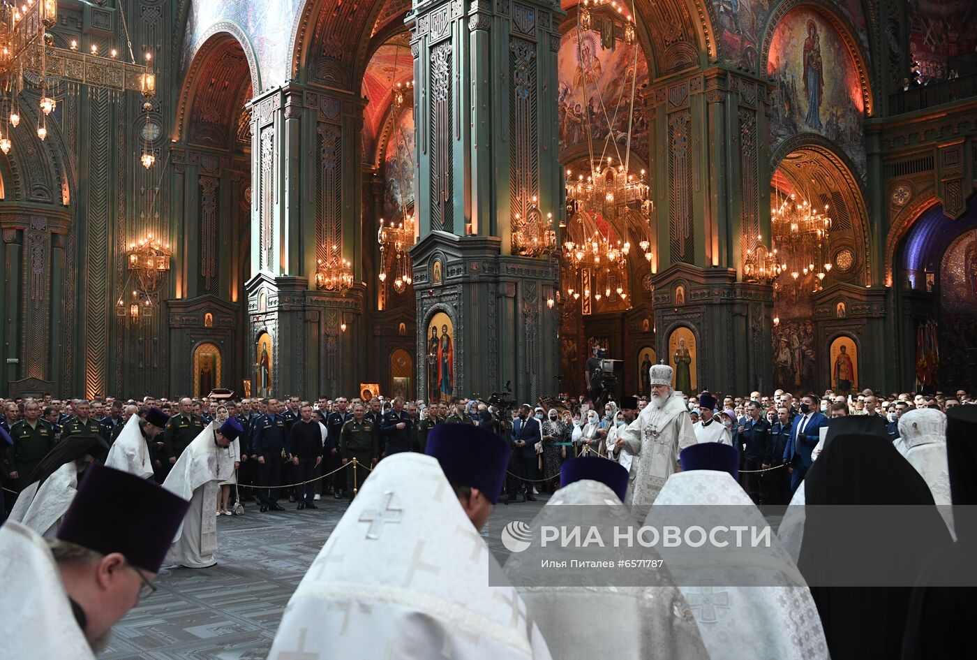 Патриаршее служение в храме Вооруженных Сил