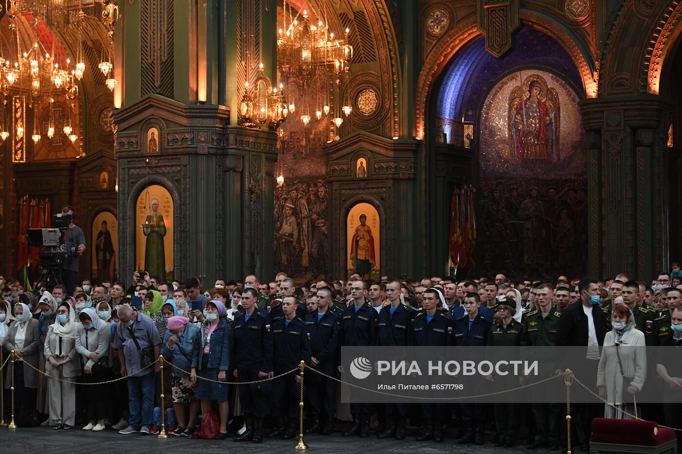 Патриаршее служение в храме Вооруженных Сил