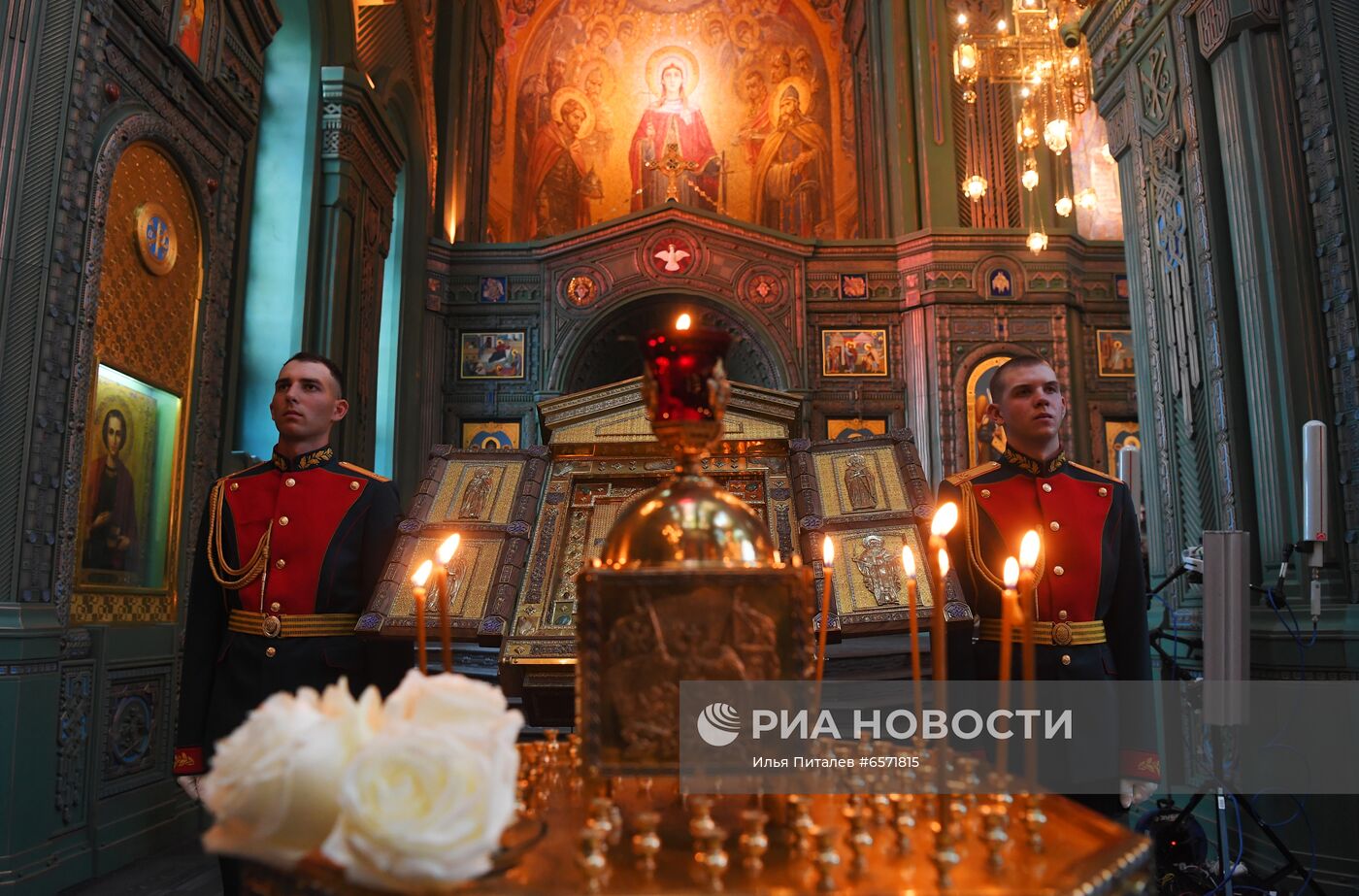 Патриаршее служение в храме Вооруженных Сил