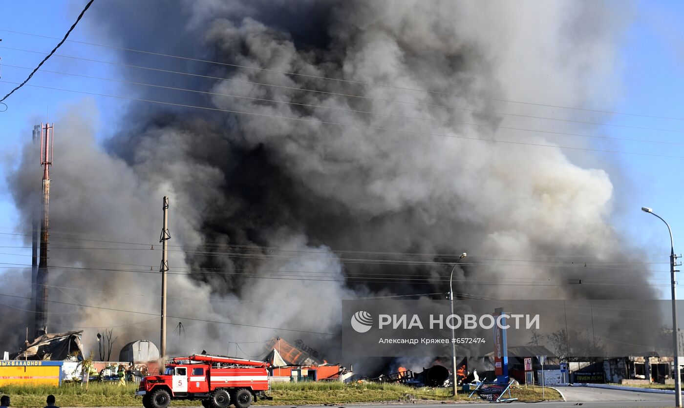 Автозаправка горит в Новосибирске