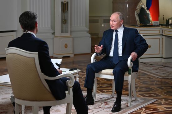Президент РФ В. Путин дал интервью американской телекомпании NBC