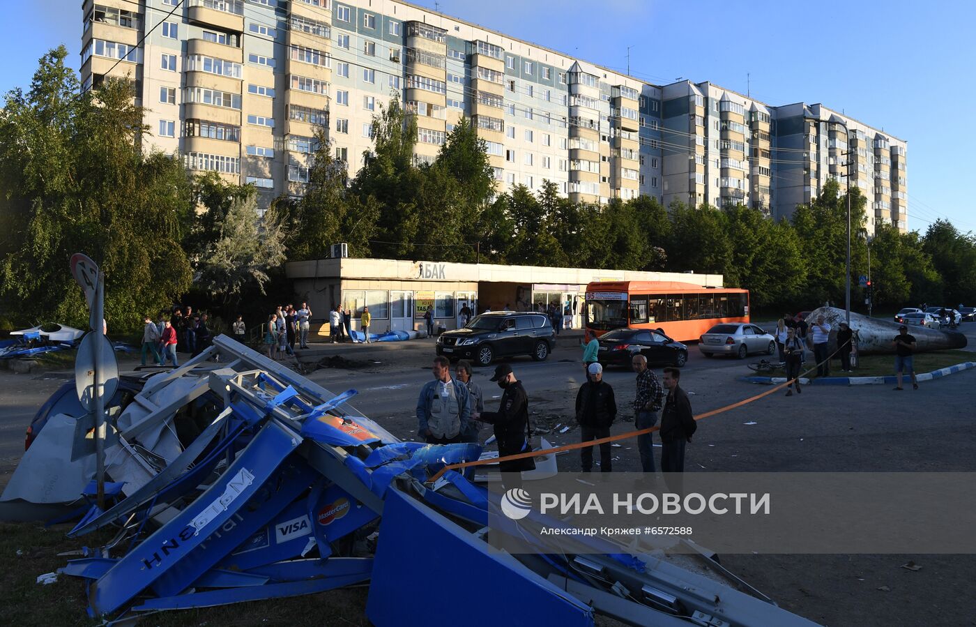 Автозаправка горит в Новосибирске