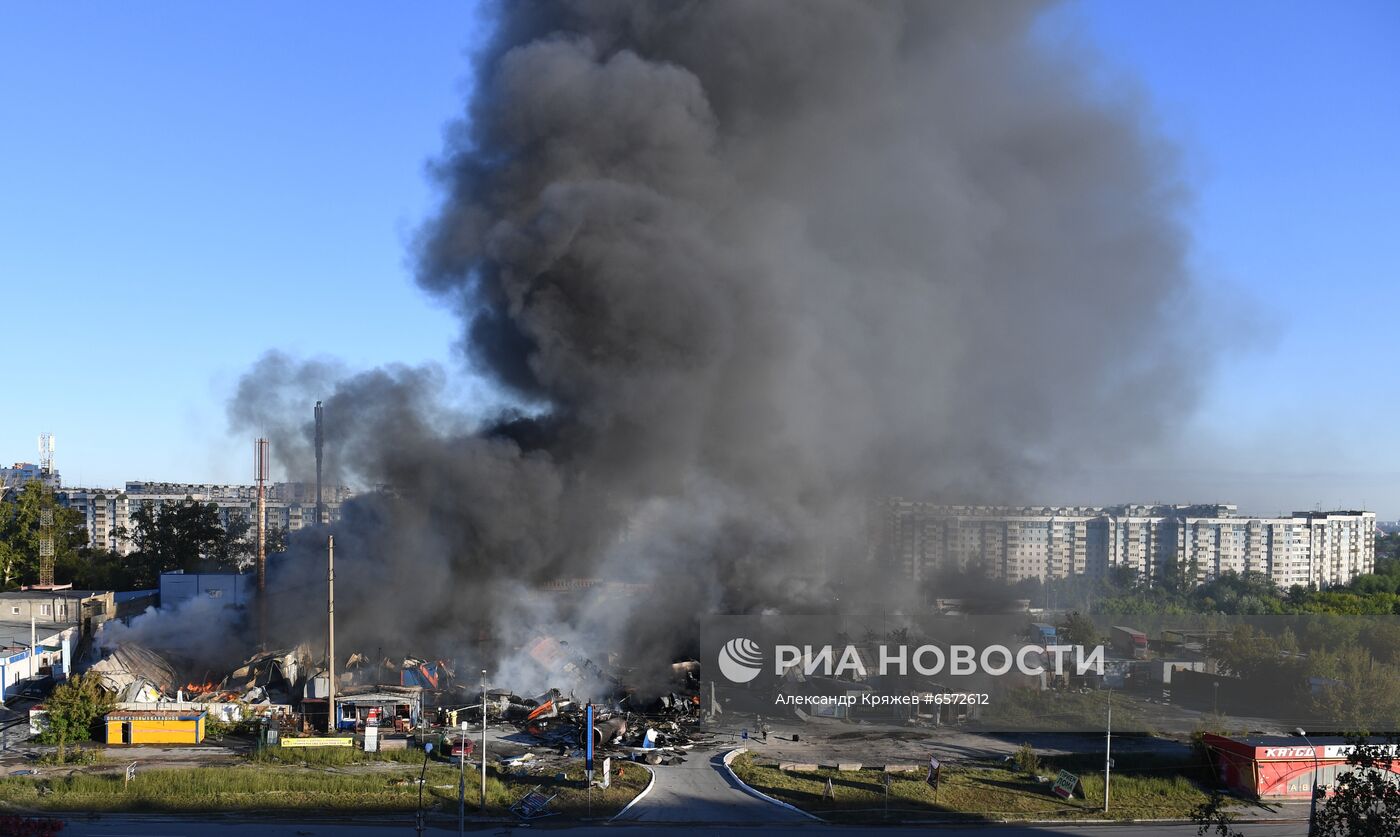 Автозаправка горит в Новосибирске