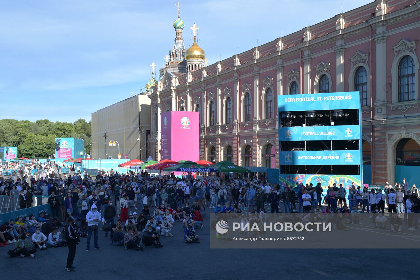 Просмотр матчей ЧЕ-2020 по футболу в фан-зоне Санкт-Петербурга