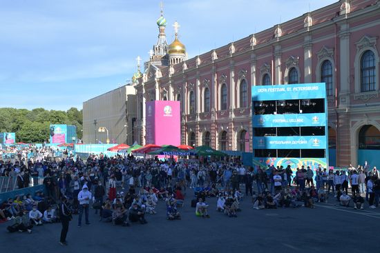 Просмотр матчей ЧЕ-2020 по футболу в фан-зоне Санкт-Петербурга