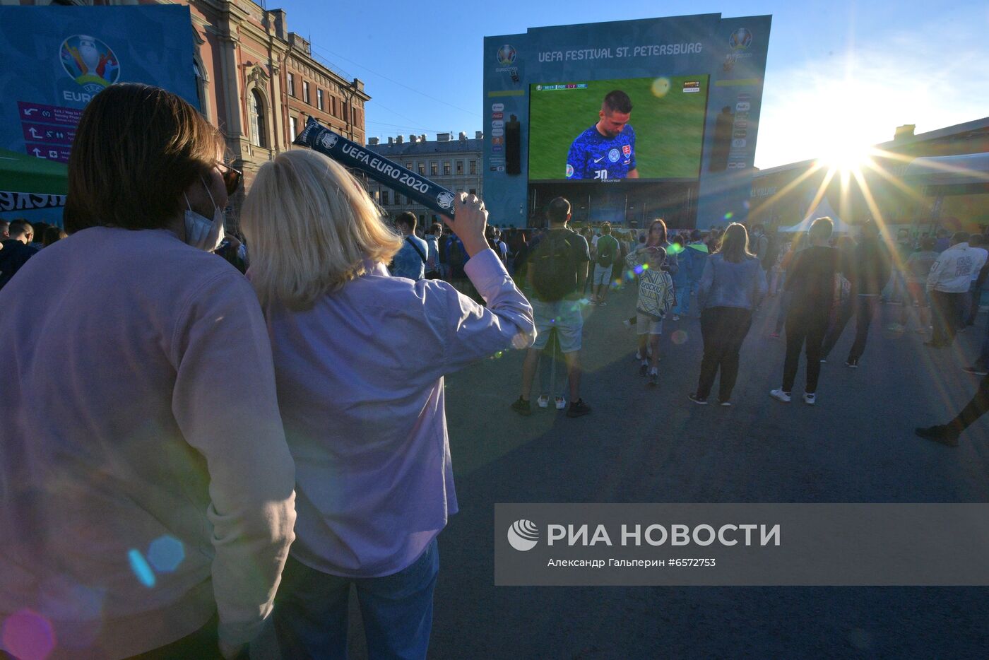 Просмотр матчей ЧЕ-2020 по футболу в фан-зоне Санкт-Петербурга