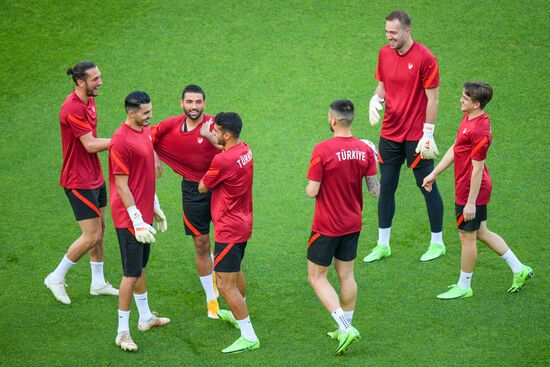Футбол. ЧЕ-2020. Тренировка сборной Турции