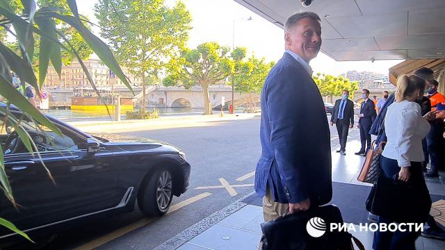 В женевский отель приехал Песков