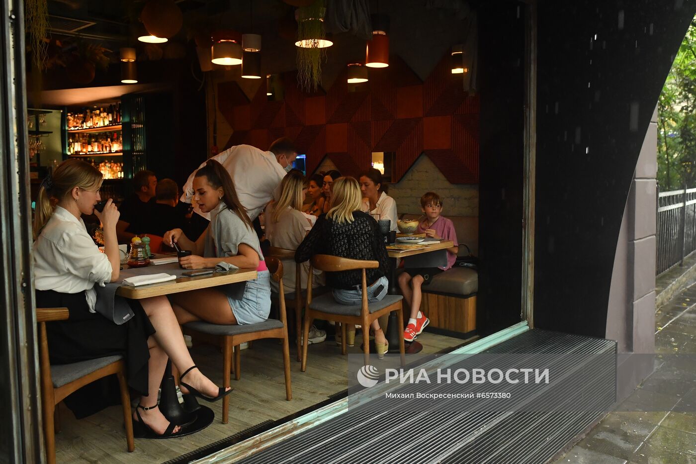 В Москве ввели ограничения в связи с ухудшением эпидемиологической ситуации