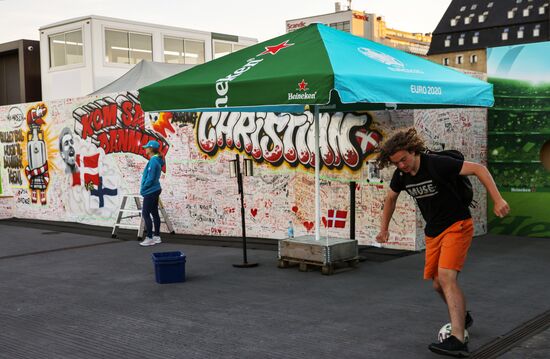 Стена для пожеланий футболисту К. Эриксену в Копенгагене