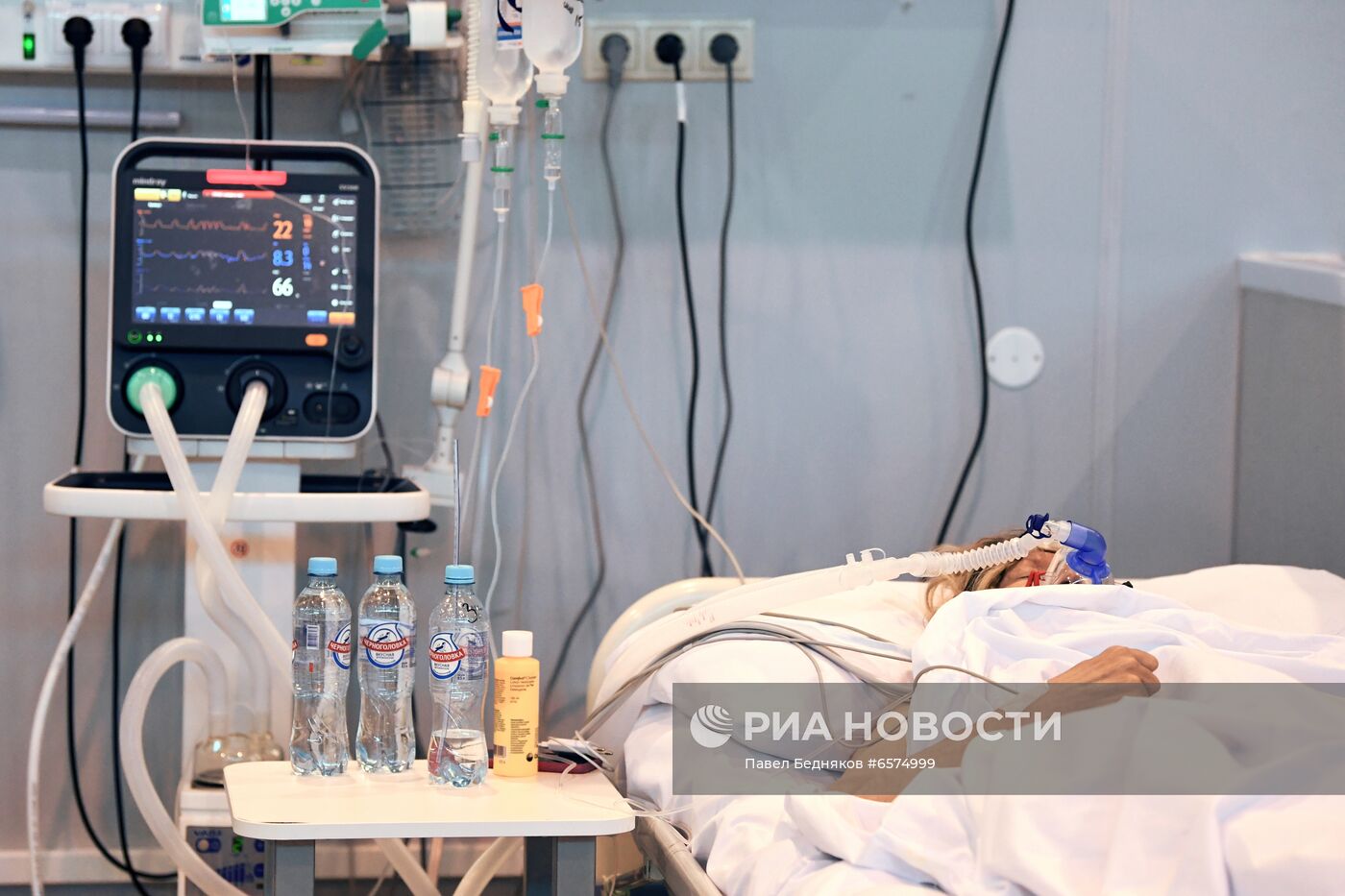 Лечение больных с COVID-19 в резервном госпитале на ВДНХ