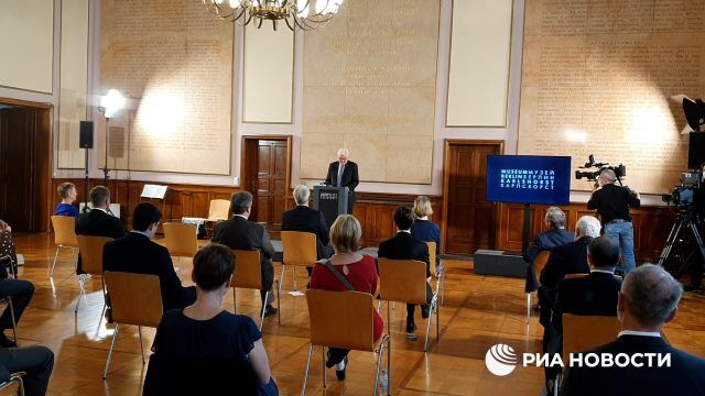 Президент Германии Штайнмайер открыл в Берлине выставку о советских военнопленных