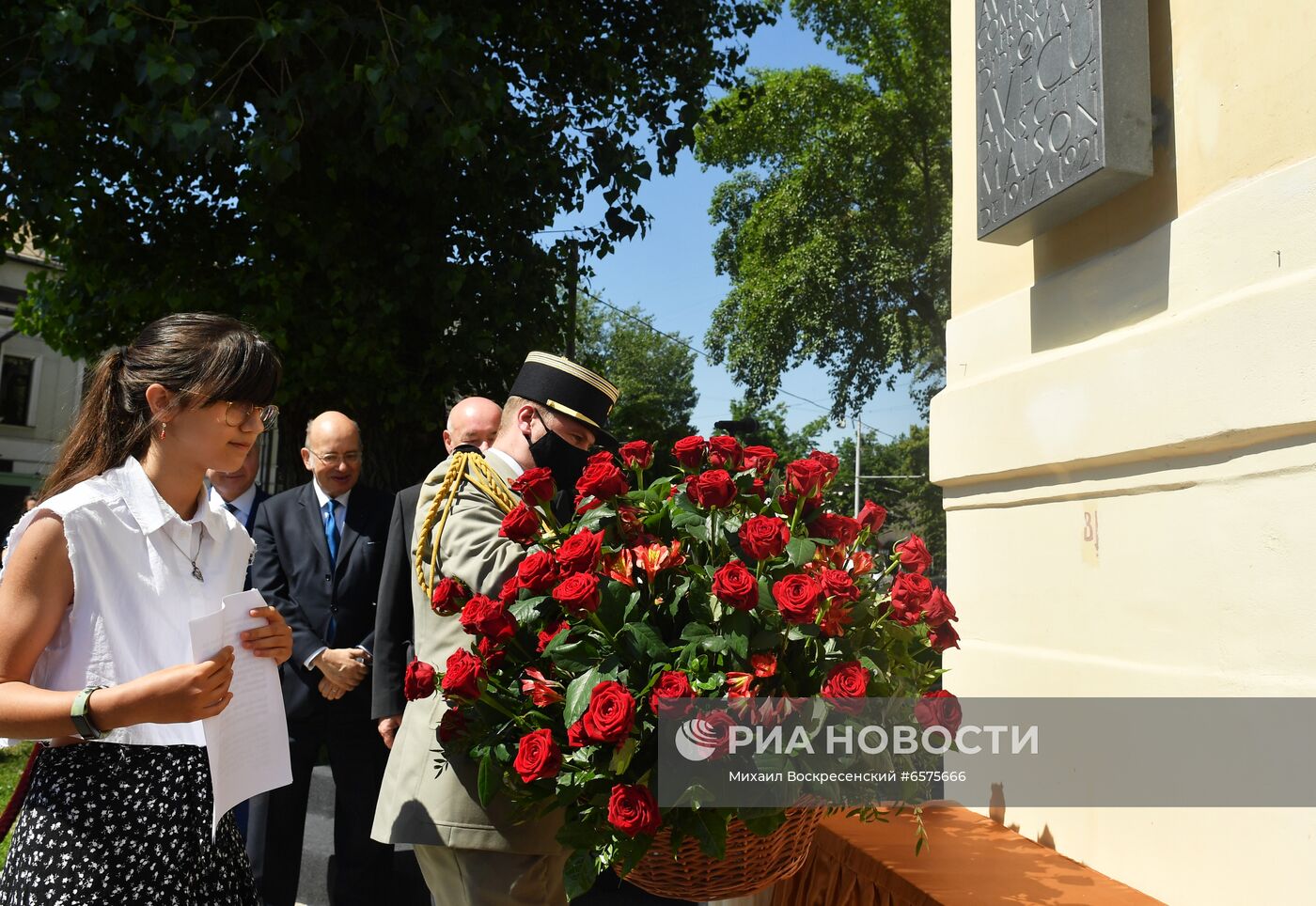 Открытие памятной доски писателю Ромену Гари