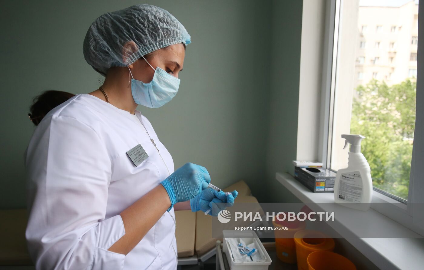 Вакцинация препаратом "КовиВак" в Волгограде