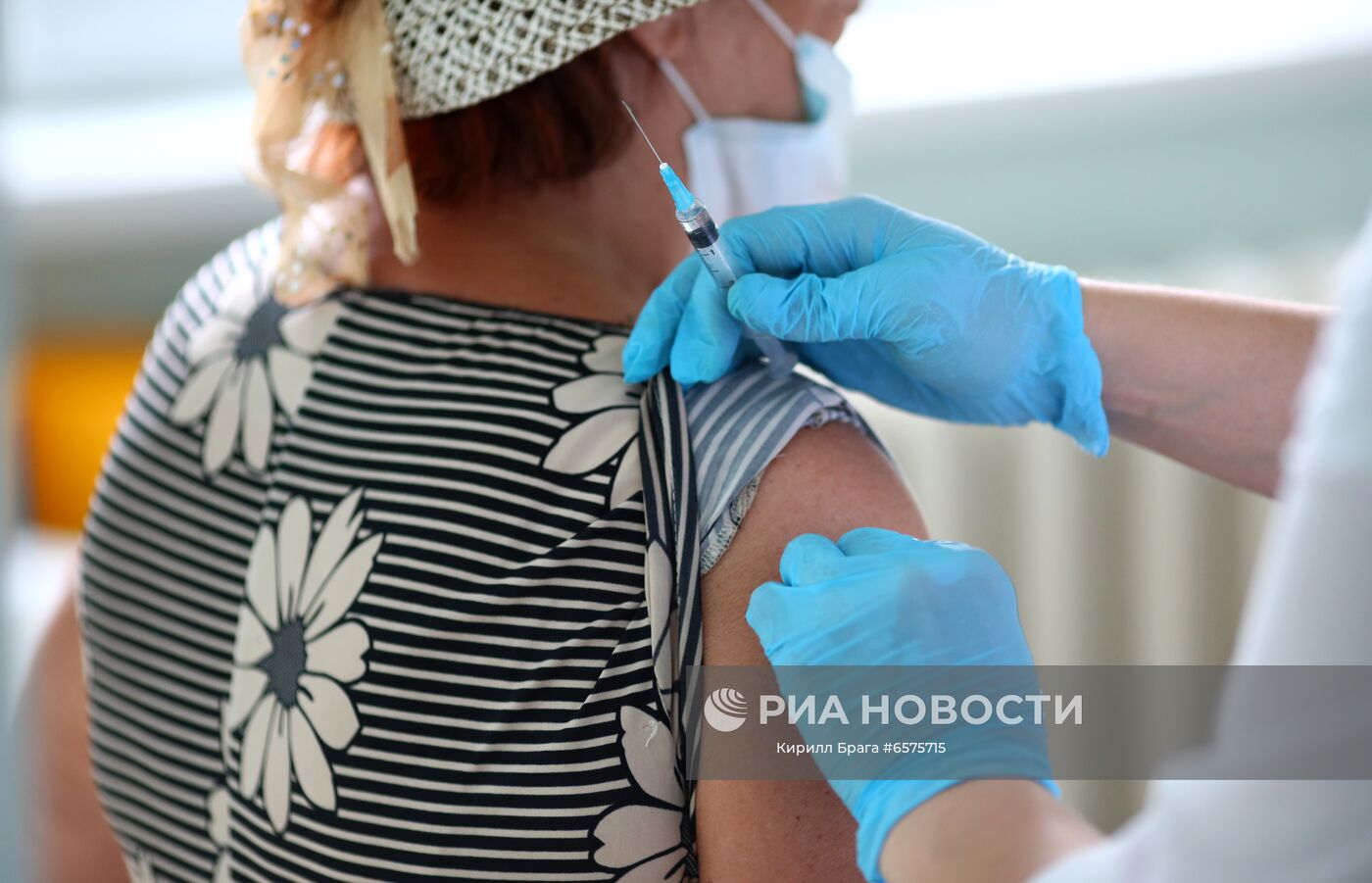 Вакцинация препаратом "КовиВак" в Волгограде