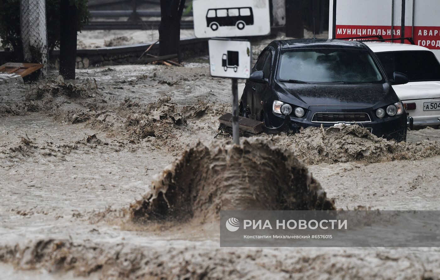 Подтопления в Ялте после ливней