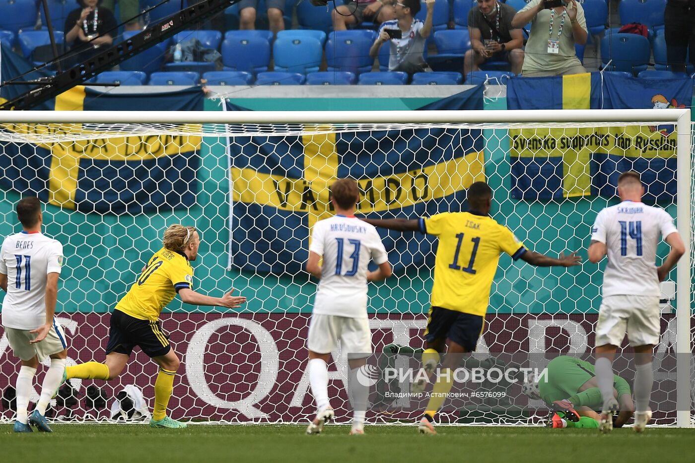 Футбол. ЧЕ-2020. Матч Швеция - Словакия