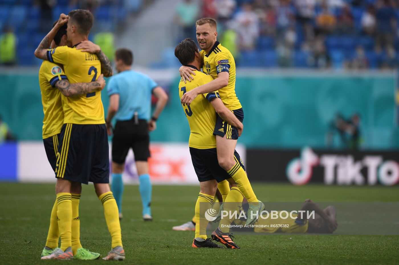 Футбол. ЧЕ-2020. Матч Швеция - Словакия