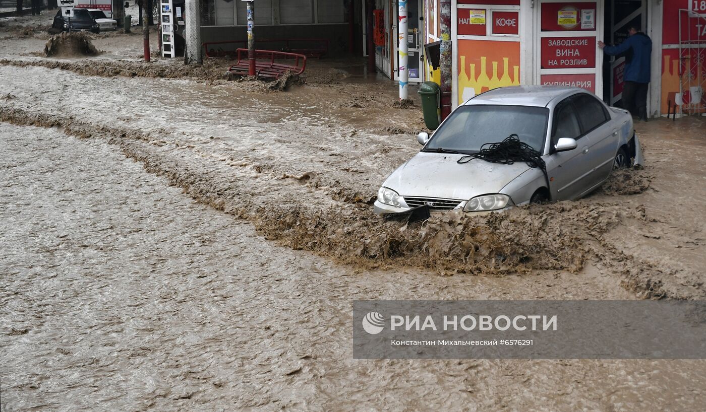 Подтопления в Ялте после ливней