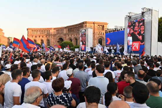 Предвыборный митинг сторонников Р. Кочаряна в Ереване