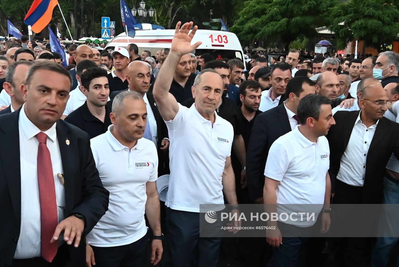 Предвыборный митинг сторонников Р. Кочаряна в Ереване