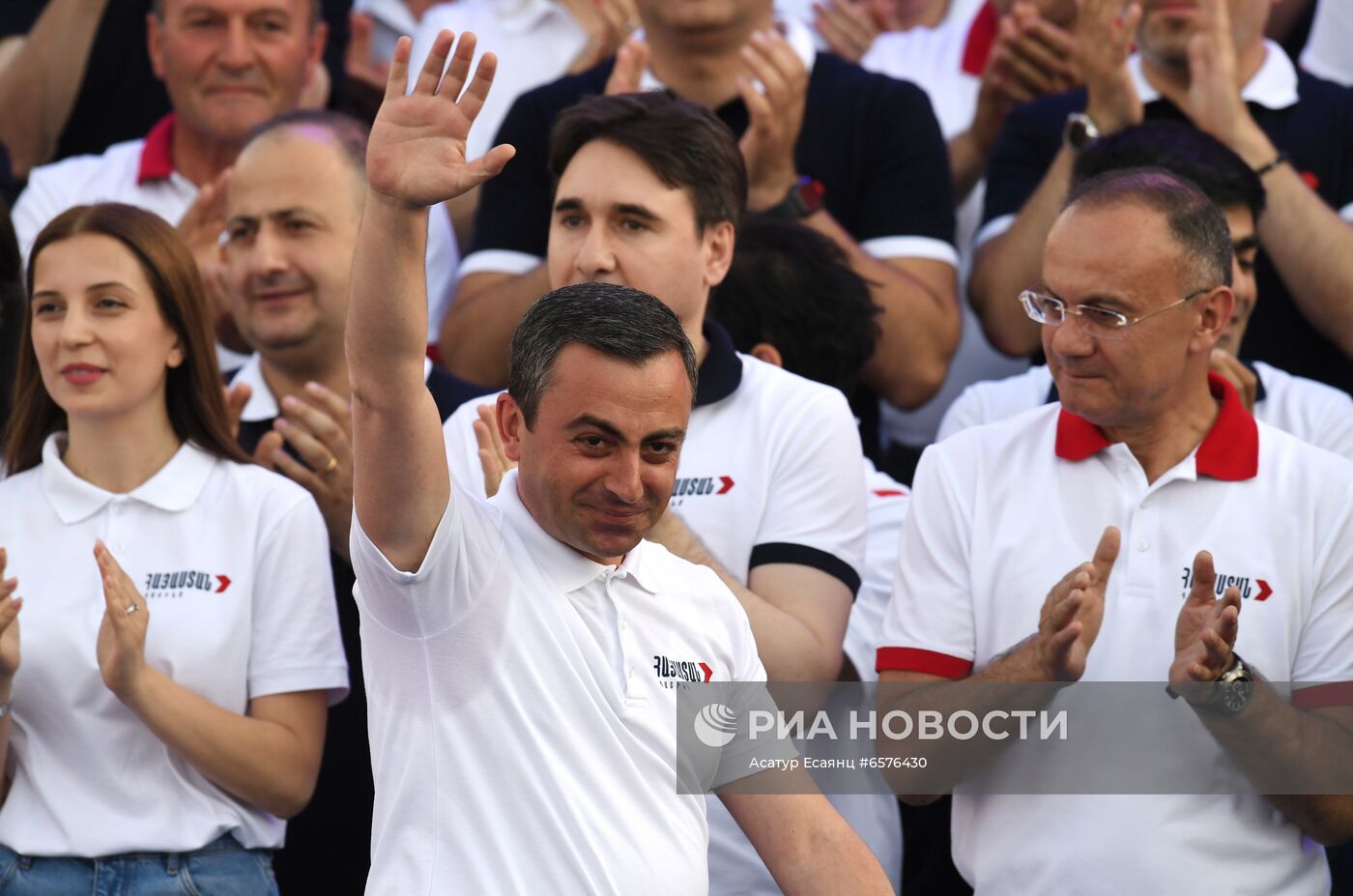 Предвыборный митинг сторонников Р. Кочаряна в Ереване