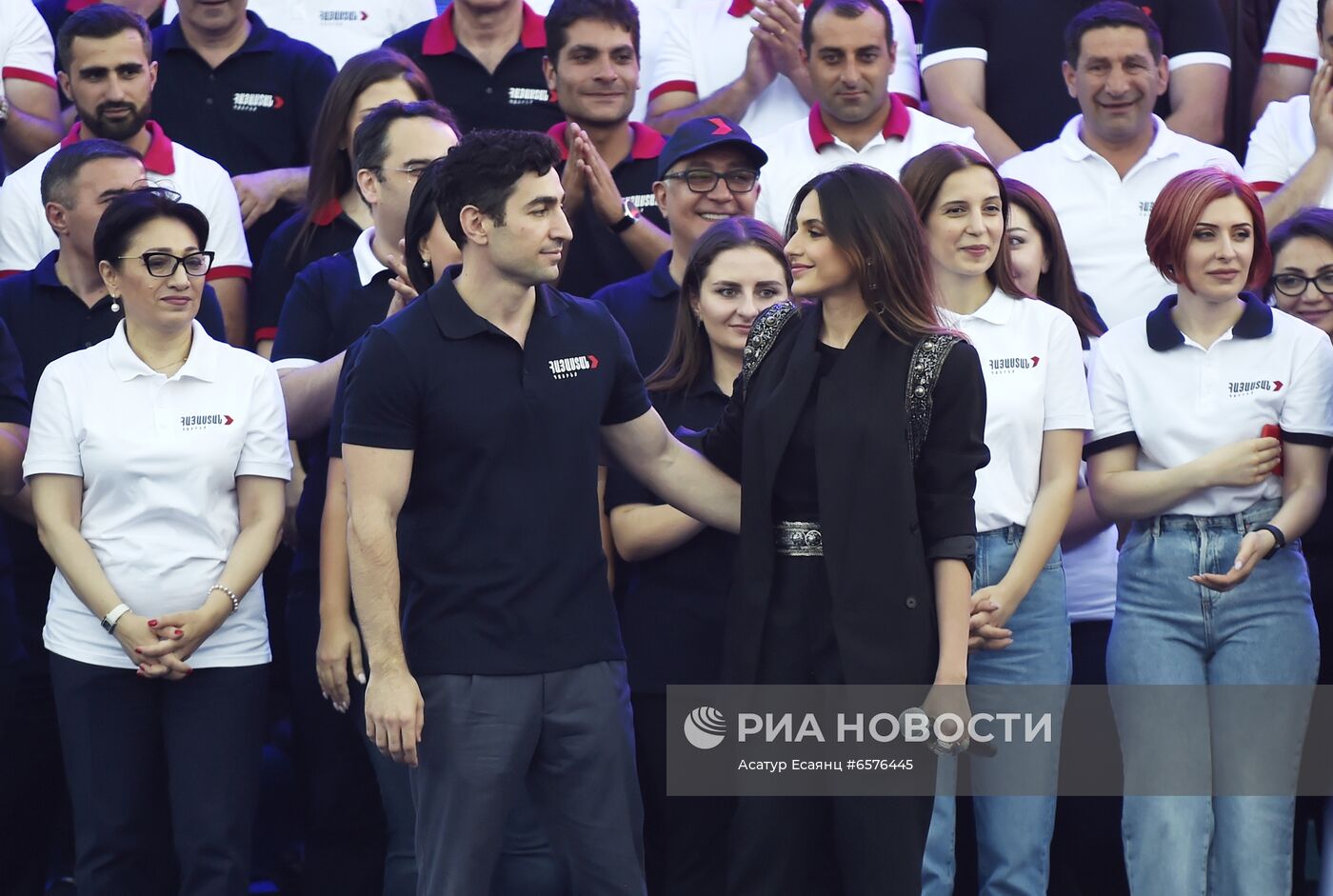 Предвыборный митинг сторонников Р. Кочаряна в Ереване