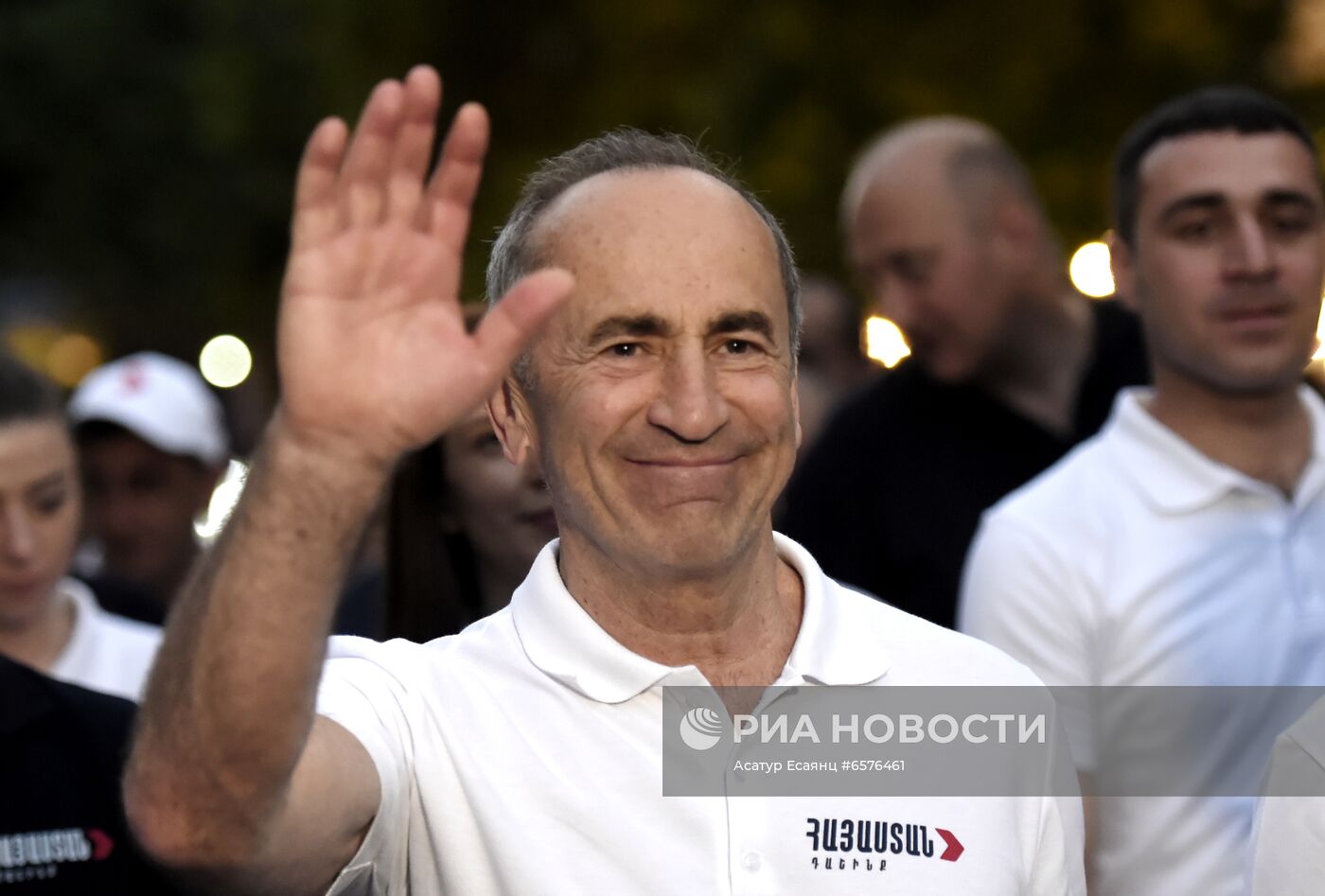 Предвыборный митинг сторонников Р. Кочаряна в Ереване